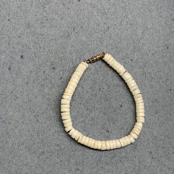 Pooka Shell Beaded Bracelet 7 In White Round Smooth Silver Screw Surfer Unisex - Picture 3 of 4